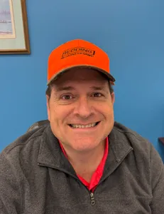 ImprintNow.de - Port Authority Enhanced Visibility Cap with Camo Brim