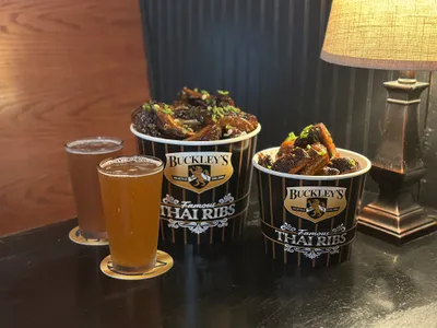 Paper Food Bucket - Two different size buckets We love our ribs