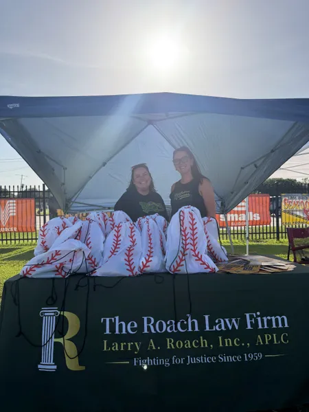 Working an event for The Lake Charles Gumbeaux Gators in Lake Charles LA A very hot summer night but our table cloth was very easy and operable to use