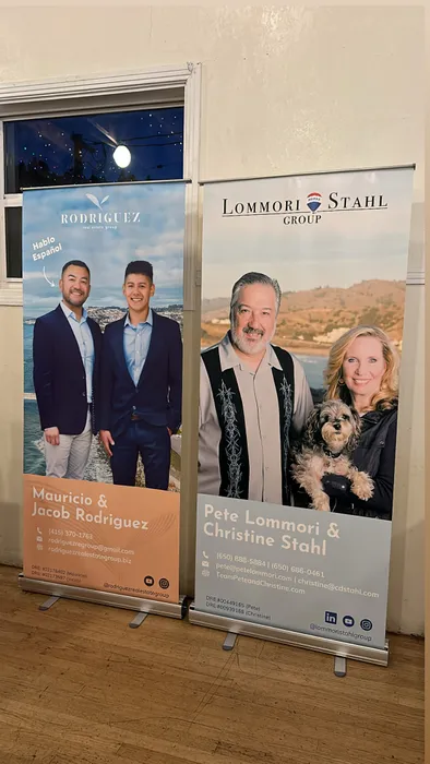 CustomProPrints.Com - Roll Up Banner Stands