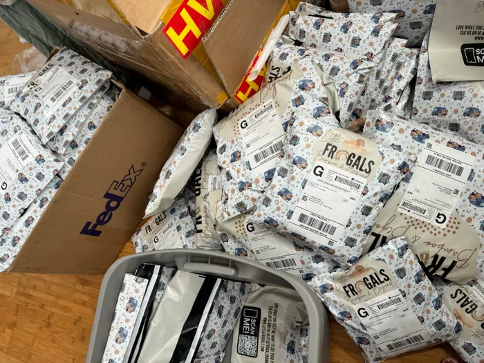 CustomProPrints.Com - Custom Poly Mailer