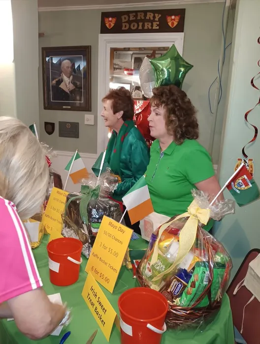 CustomProPrints.Com - Hand Flag