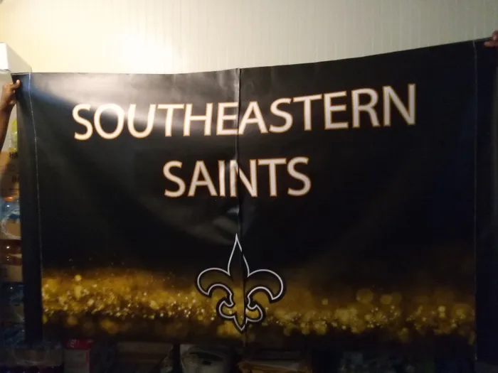CustomProPrints.Com - Breakaway Vinyl Banners