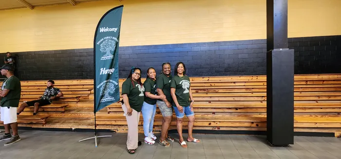 CustomProPrints.Com - Feather Flag