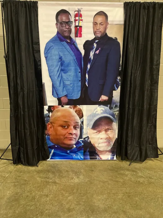 CustomProPrints.Com - Custom Vinyl Banners