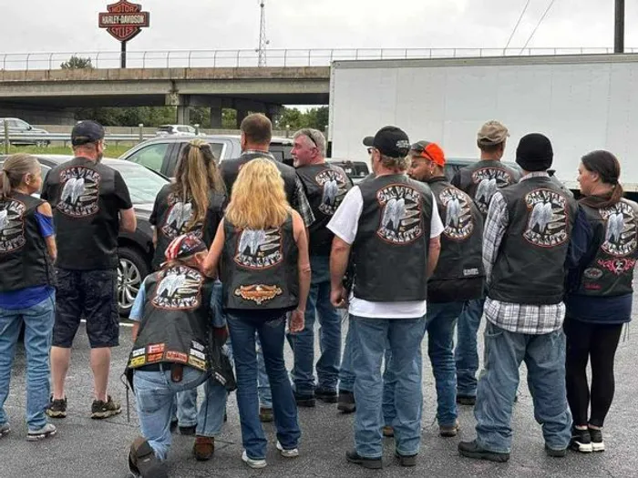 CustomProPrints.Com - Embroidered Patches