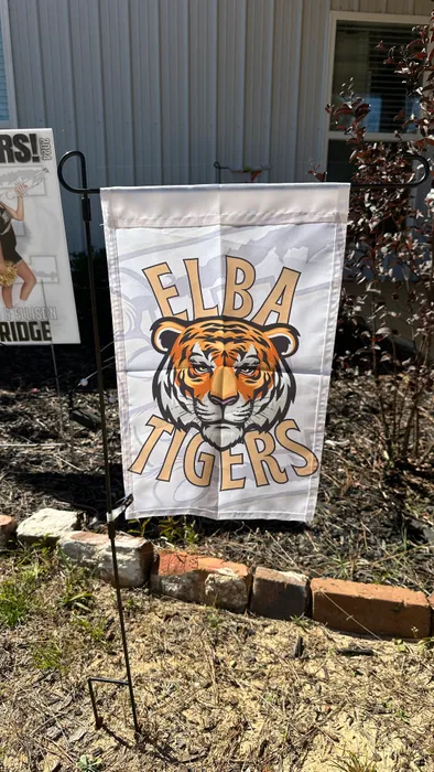 CustomProPrints.Com - Garden Flag