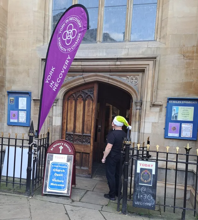 CustomProPrints.Com - Teardrop Flag