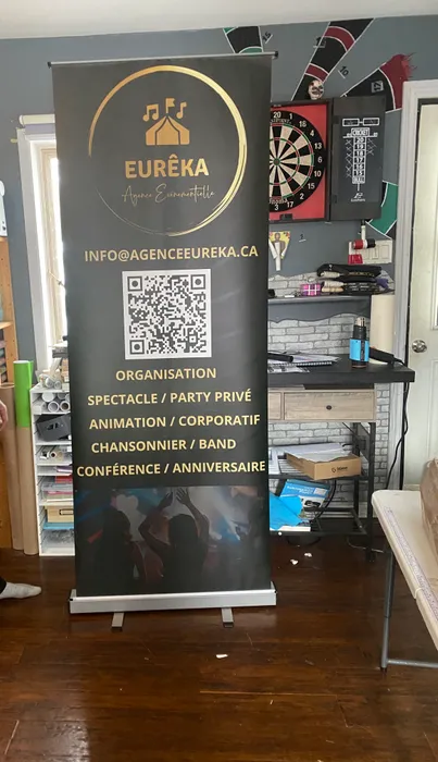 CustomProPrints.Com - Roll Up Banner Stands