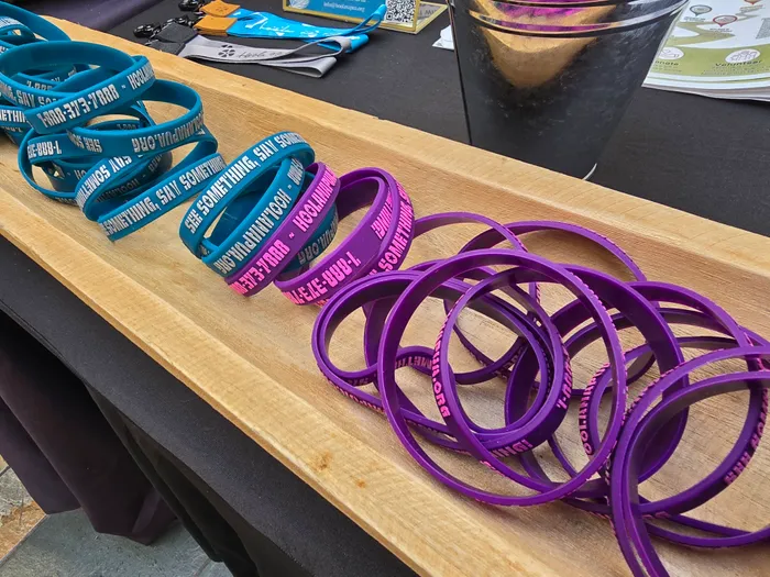 ImprintNow.nl - Embossed Printed