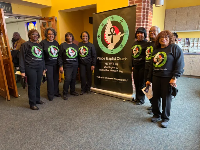 CustomProPrints.Com - Roll Up Banner Stands