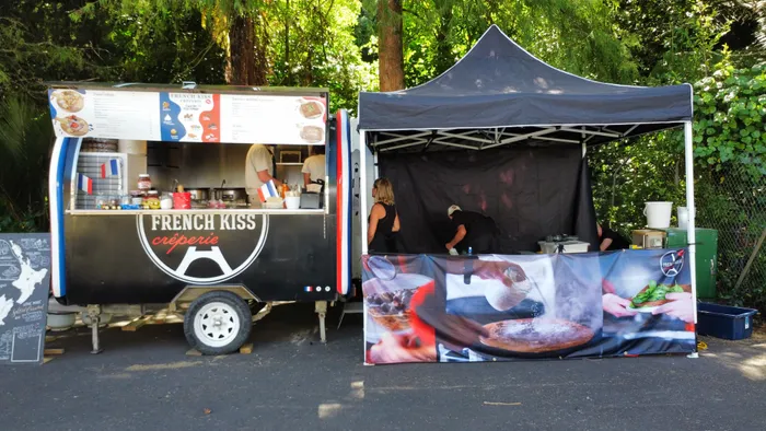 CustomProPrints.Com - Custom Fabric Banners