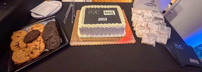 ImprintNow.nl - Custom Foil Stamped Beverage Napkin