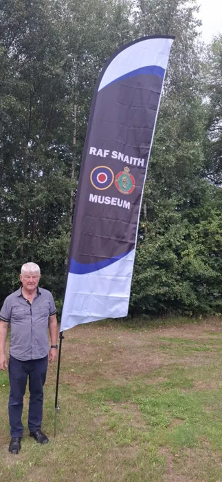 CustomProPrints.Com - Feather Flag