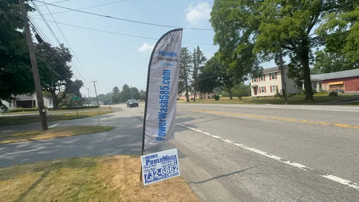 CustomProPrints.Com - Feather Flag