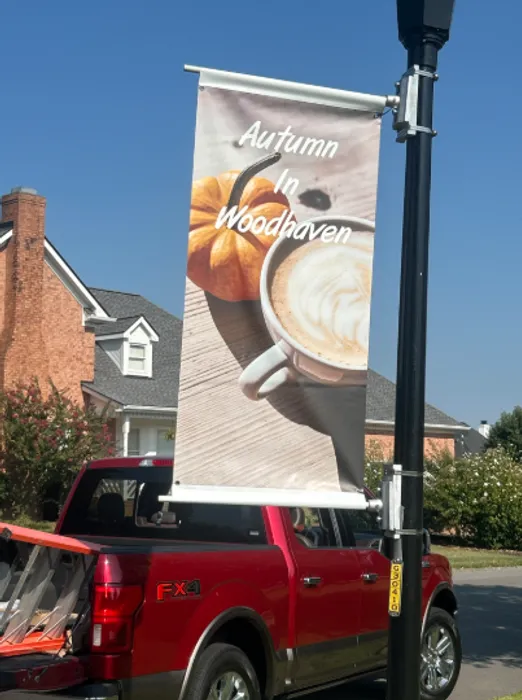 CustomProPrints.Com - Pole Banners