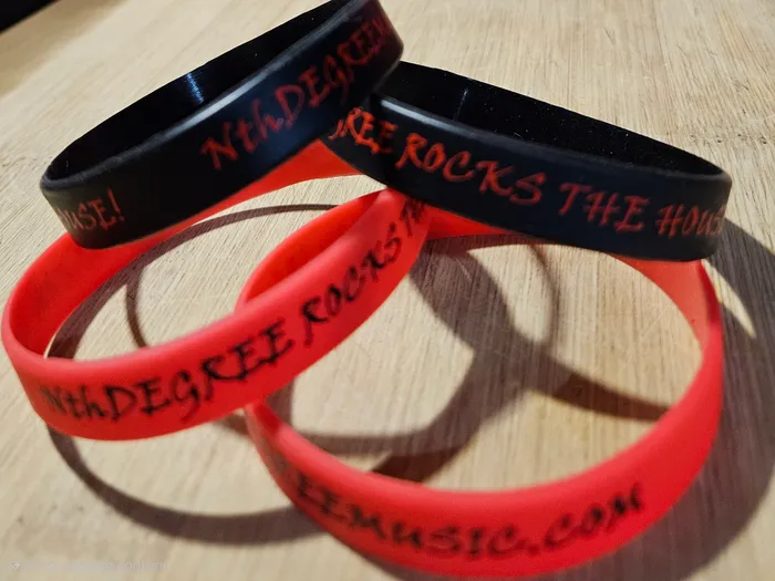 CustomProPrints.Com - Full Color Silicone Wristbands