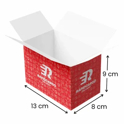 13 x 8 x 9 cm Il s'agit d'une boîte d'expédition en carton ouverte et vide, portant une marque personnalisée, avec un motif répété et le logo de l'entreprise sur le côté.