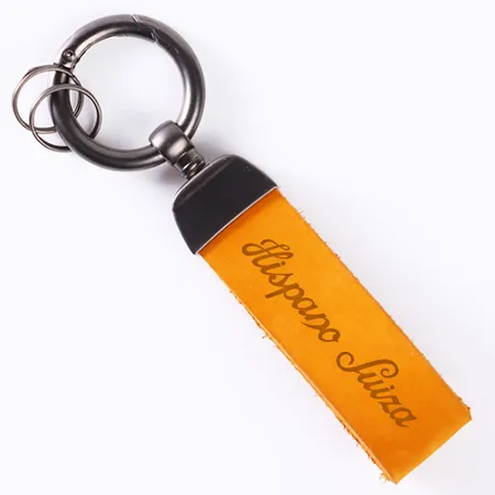 Llavero de Cuero con Etiqueta Grabada en Relieve