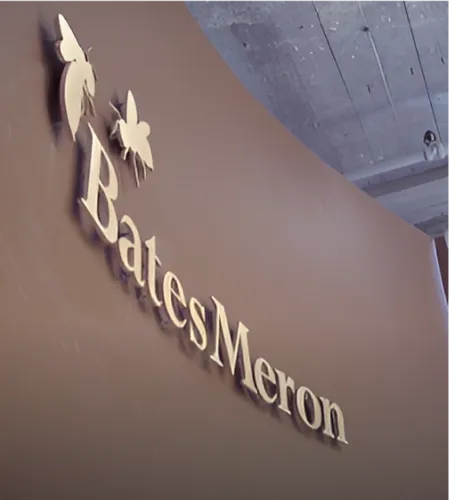 Logoschilder aus Bronze - Imprint Now - DE