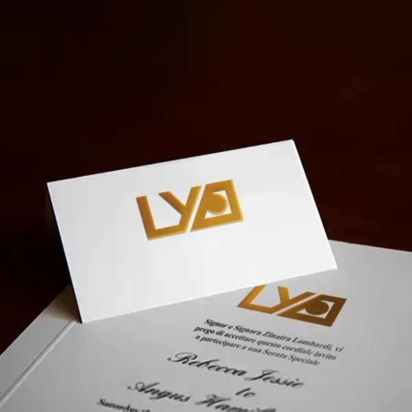 Brochure stampate con lamina a colori