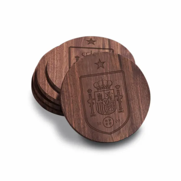 Posavasos de nogal hecho a mano