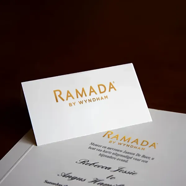 Brochures met kleurenfolie