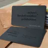 Angehobene UV-Visitenkarte